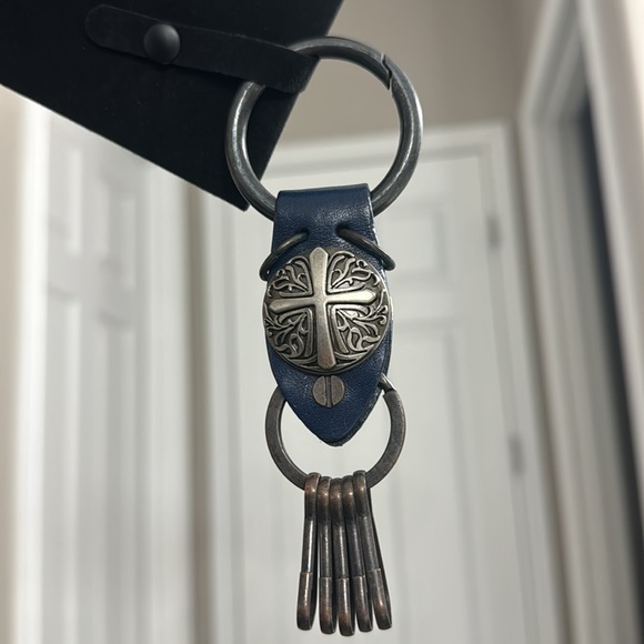 Leather Keychain - Picture 4 of 10